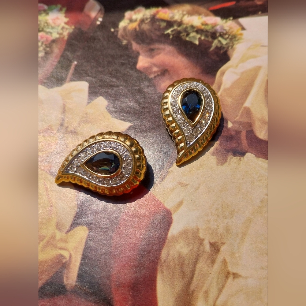 Nina Ricci  Clips Earrings - Picture 4 of 15